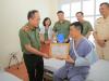 Cán bộ Công an bị thương khi làm nhiệm vụ được tặng giấy khen