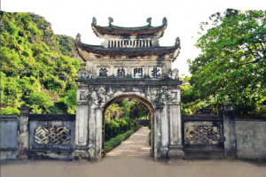 Bí ẩn về lăng mộ vua Đinh Tiên Hoàng, điểm đến linh thiêng trong cố đô Hoa Lư